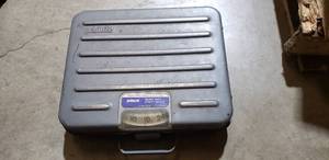 lot 836 image: 250lb Shipping Scale