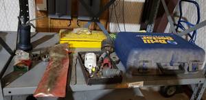 lot 843 image: Contents of shelf only mixed tools and parts