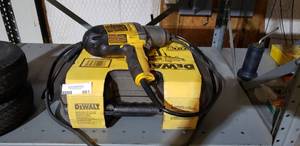 lot 861 image: Dewalt 12 impact driver electric with case.