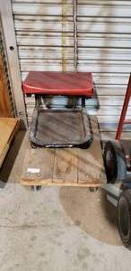 lot 851 image: Dollies sit down and oak furniture