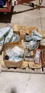 lot 859 image: pallet lot of Hardware