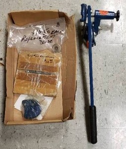 lot 865 image: STANDARD DRUM DEHEADER, OPENS STEEL DRUMS WITH DIFFERENT THICKNESS