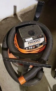 lot 870 image: Rigid Wet Dry Vac  4.25HP 12Gal