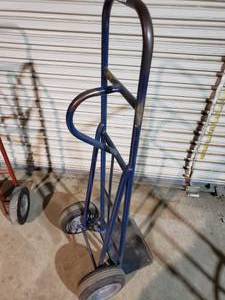 lot 878 image: Blue short dolly used