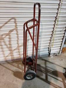 lot 879 image: red dolly used