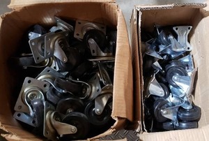 lot 756 image: Mixed lot of Casters