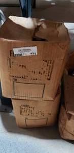 lot 771 image: large lot of legs