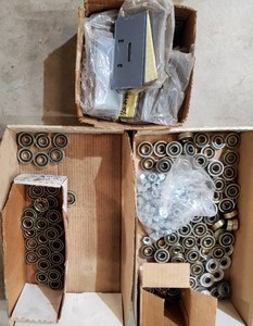 lot 793 image: mixed lot of bearings and hardware
