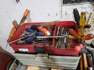 lot 806 image: Plastic tool box and contents