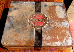lot 12 image: Vintage Dremel - Looks complete and all original in metal tin w instruction manual
