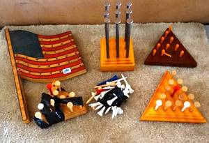 lot 189 image: ASSORTMENT OF WOODEN TEE PUZZLES AS SHOWN