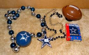 lot 196 image: ASSORTMENT OF DALLAS COWBOYS MARDI GRAS BEADS AND COLLECTIBLES