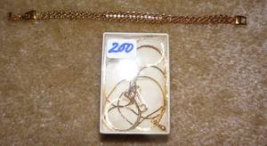 lot 200 image: GOLD FINISH BRACELET AND ZIPPER CHAIN AS SHOWN