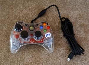 lot 237 image: XBOX GAME CONTROLLER