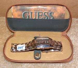 lot 245 image: MENS GUESS WATCH