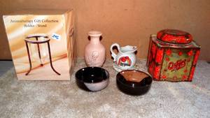 lot 246 image: ASSORTED COLLECTOR KNICK KNACKS
