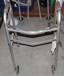 lot 257 image: PORTABLE WALKER IN GREAT WORKING CONDITION