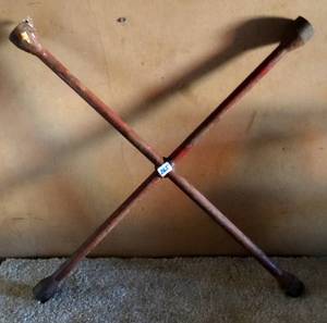lot 265 image: 4 WAY VINTAGE TIRE IRON