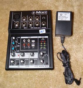 lot 267 image: Mackie Mix5 5-Channel 2-band EQ Portable Live Studio Compact Mixer ($60 VALUE)