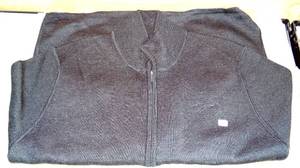 lot 285 image: AMERICAN AIRLINES FLIGHT ATTENDANT UNIFORM - MENS HEAVY SWEATER (NEW IN BAG) SIZE XL