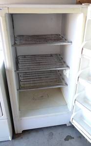 lot 312 image: Frigidaire Upright Freezer, Model MFU17M3GW1 - 17 CUBIC FEET