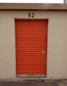 lot 70 image: E52 - 10 X 10 STORAGE UNIT - ALL CONTENTS