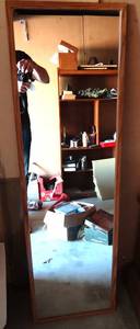 lot 325 image: 48 IN TALL LONG MIRROR