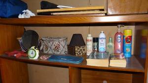 lot 329 image: CONTENTS OF SHELF