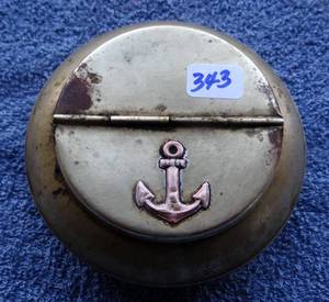 lot 343 image: ANTIQUE BRASS AND COPPER NAUTICAL ASHTRAY