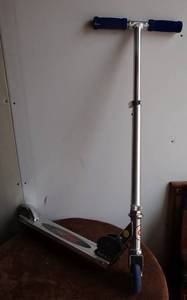 lot 107 image: An Original Razor Scooter - good condition