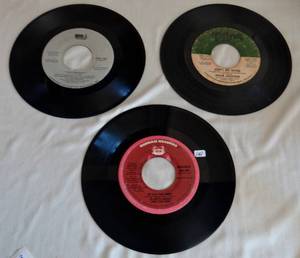 lot 141 image: Assorted Lot of Vintage 45s