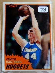 lot 70 image: 1981-82 Topps Basketball #11 Dan Issel - Denver Nuggets - NBA - EX-MT