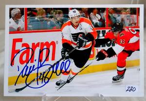 lot 230 image: AUTOGRAPHED - PHILADELPHIA FLYERS SUPERSTAR DANNY BRIERE HAND SIGNED PHOTO