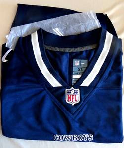 lot 296 image: NEW WITH TAGS - Dallas Cowboys Ezekiel Elliott Nike Navy On Field Authentic Jersey - Size XL ($85.00)