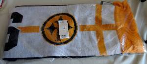 lot 300 image: NFL Pittsburgh Steelers Team Apparel Reebok Winter Knit Tassel Scarf NEW