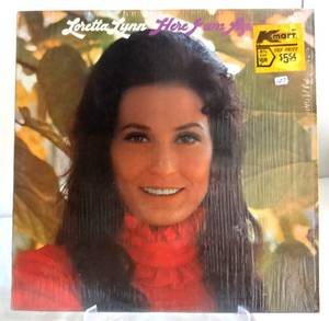 lot 127 image: VINTAGE LORETTA LYNN - HERE I AM AGAIN - 1972 MCA RECORDS - DL75381 STEREO