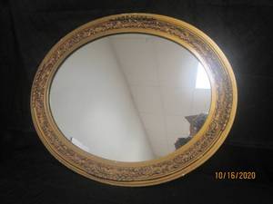 lot 774 image: ANTIQUE GOLD TRIM OVAL HEAVY MIRROR 34 DIAM&nbsp