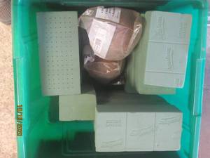 lot 787 image: TOTE OF AQUA FOAM INSTANT DELUXE&nbsp
