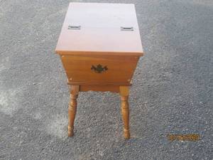 lot 791 image: VINTAGE WOOD SIDE TABLE WITH TOP HIDDEN COMPARTMENT STORAGE&nbsp