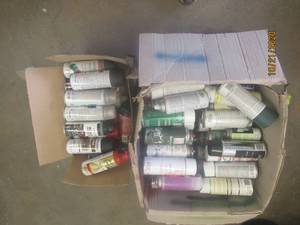 lot 864 image: GENEROUS AMOUNT OF SPRAY PAINT&nbsp