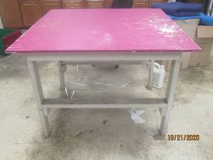 lot 909 image: WORK TABLE&nbsp