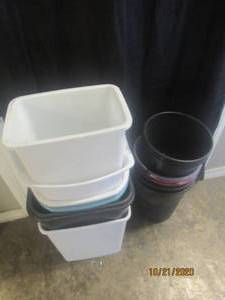 lot 917 image: TOTAL OF 15 BUCKETS &amp TRASH CANS&nbsp