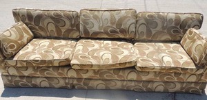 lot 12 image: GREEN swirl sofa 96 x 43 x 32