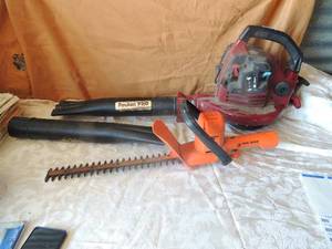 lot 13 image: POULIN PRO Bush trimmer and gas leaf blower
