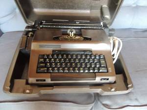 lot 16 image: Sears Able Ccommunicator I Typewriter