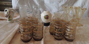 lot 70 image: Ten 4  juice glasses,  3 tall and 2 small parfait  glasses and 2 boot glasses