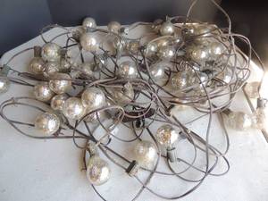 lot 98 image: 3 strands of silver handing ball lights