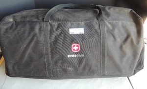 lot 104 image: NEW  Swiss Gear Waldhaus 20x10 tent model WG31228BJ  SLEEPS 8
