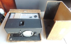lot 111 image: Vintage Kodak Cavalcade 520 Projector in old tweed case