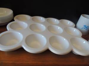 lot 88 image: 2 Cuban coffee cups, 6 juice glasses, Corningware 12 slot cupcake maker 7 corning saucers, 6 soup bowls, 4 salad bowls
